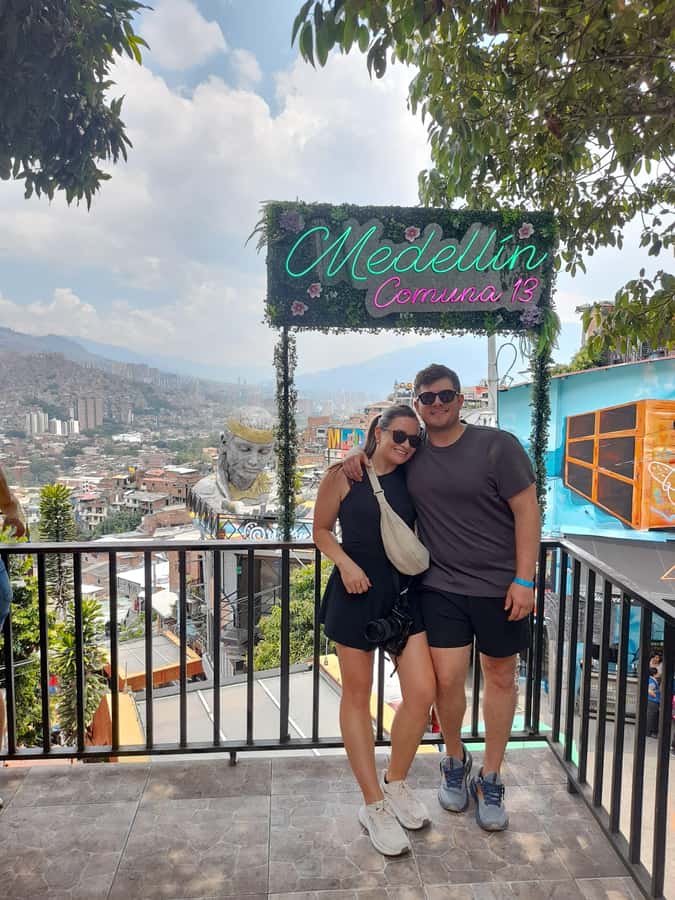 Comuna 13: Graffiti tour & Street Food/drink with telesferic - Who this tour suits best in Medellin