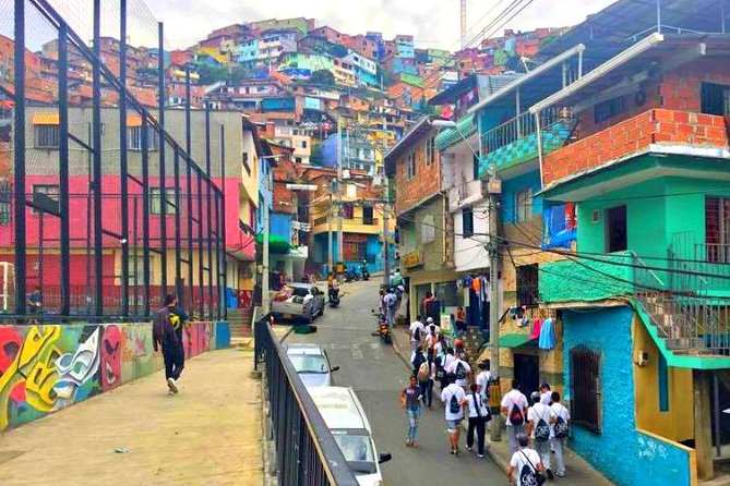 Comuna 13 tour and cable car - Stop 1: MetroCable station, history that actually helps you see