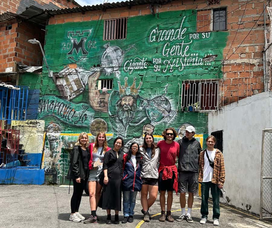 Comuna 4 - Moravia Tour - Small group, local hosts, and why the tone matters