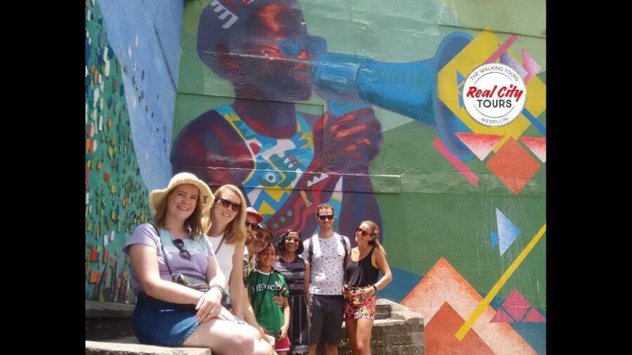 Comuna 4 - Moravia Tour - What to bring so you can enjoy it (not just survive it)