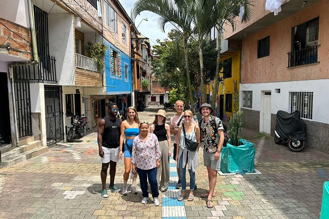 Comuna 4 Walking Tour Medellin - Shade, Fundación Oasis Urbano, and the strata system