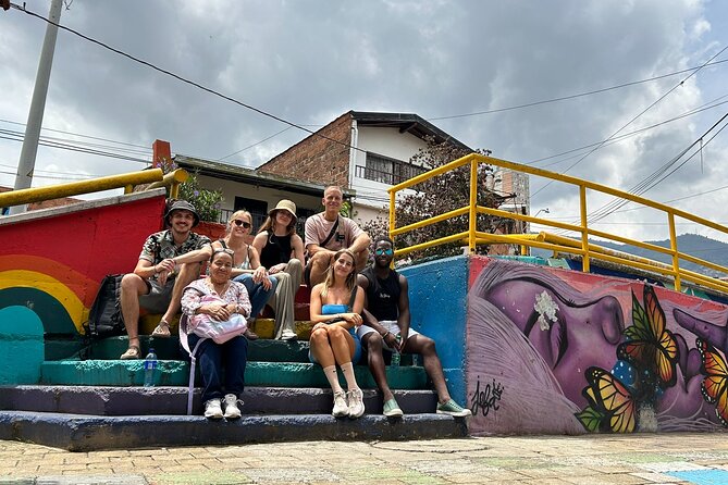 Comuna 4 Walking Tour Medellin - Meeting points and how the walk is timed