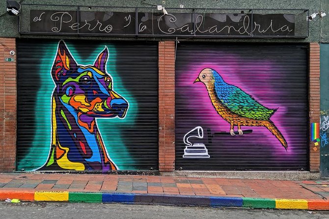 Cruise Bogota gay district - Plaza de Lourdes: the safety briefing starts before the nightlife