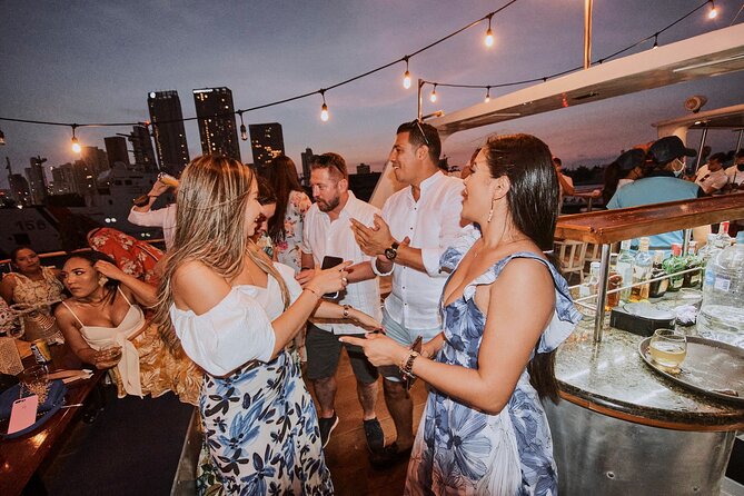 Dinner cruise on Cartagena's bay with Sibarita Master - Music And Atmosphere, From Relaxed Background To Party Energy
