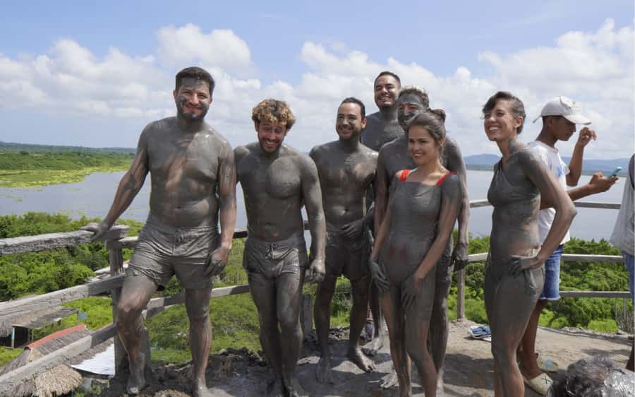 Enjoy the totumo volcano from cartagena + snack - Entering the Totumo experience: how the guided portion sets you up