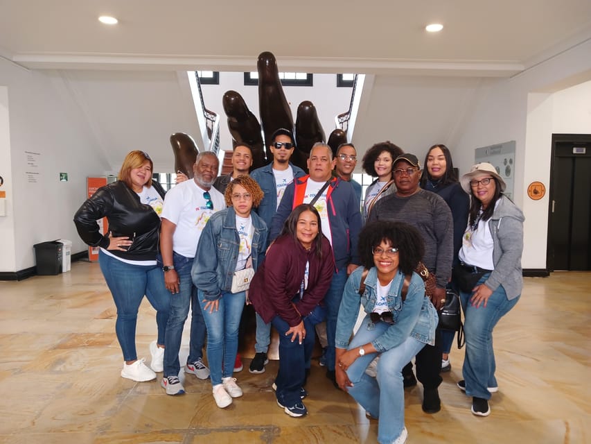 Free Walking Tour Bogotá: Arte, Historia y Café - Teatro Colón and Palacio de San Carlos: reconciliation and executive power, with no ticket required
