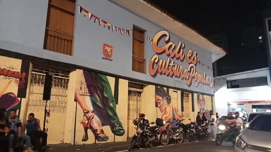 Friday Salsa Pub Crawl in Cali - Your Night, Step by Step, in Plain English