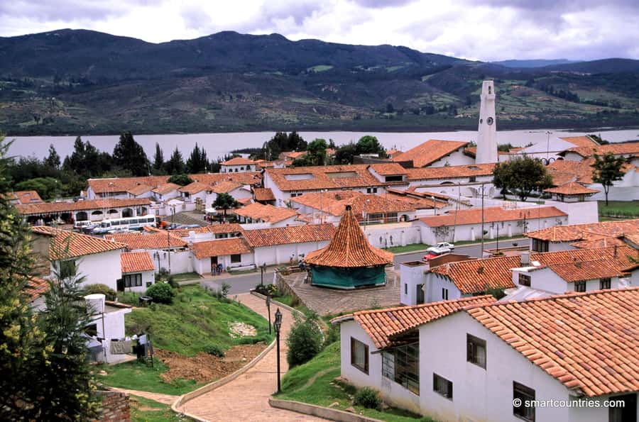 From Bogotá: Lake Guatavita and the El Dorado Legend Tour - Lake Guatavita: the sacred walk and the legends on the shore