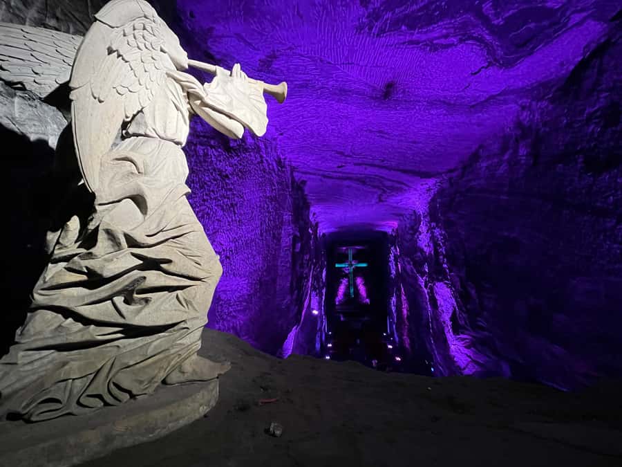FROM BOGOTA: Salt Cathedral and Andrés Carne de Res (Chía) Tour - Quick checklist of what you get