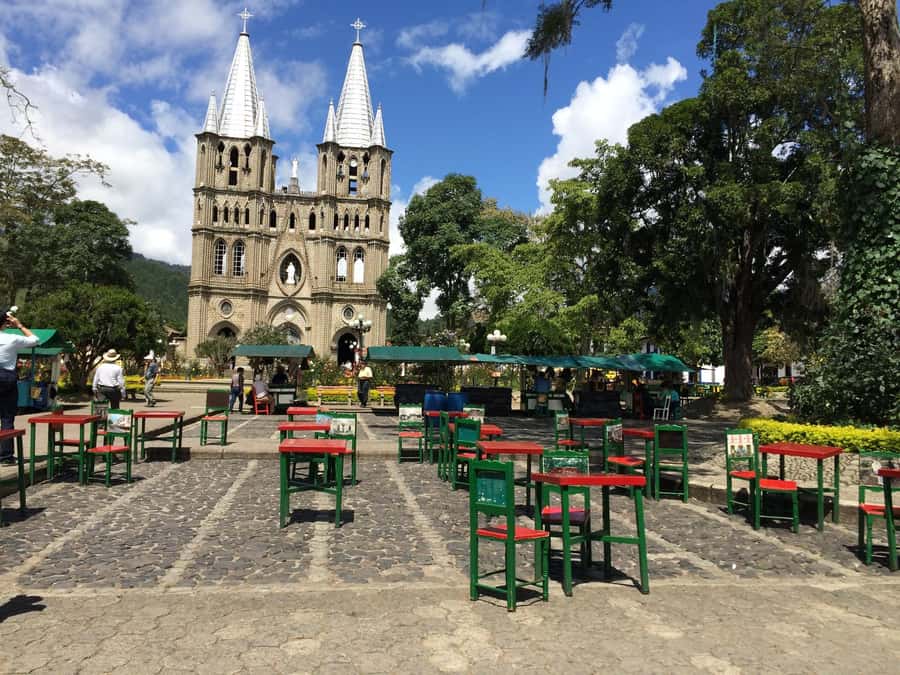 From Medellin: Day Trip to a Jardin Coffee Plantation - Coffee tasting without the pressure, and how to shop smarter
