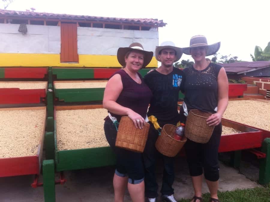 From Medellin: Day Trip to a Jardin Coffee Plantation - Jardin in the afternoon: color, roasting, and real strolling time