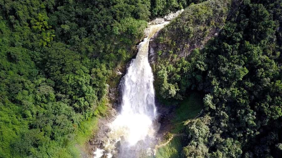 From Medellín: Dream Hammocks, Zipline, & Waterfall Day Trip - The hike to El Salto del Buey: short time, real steepness