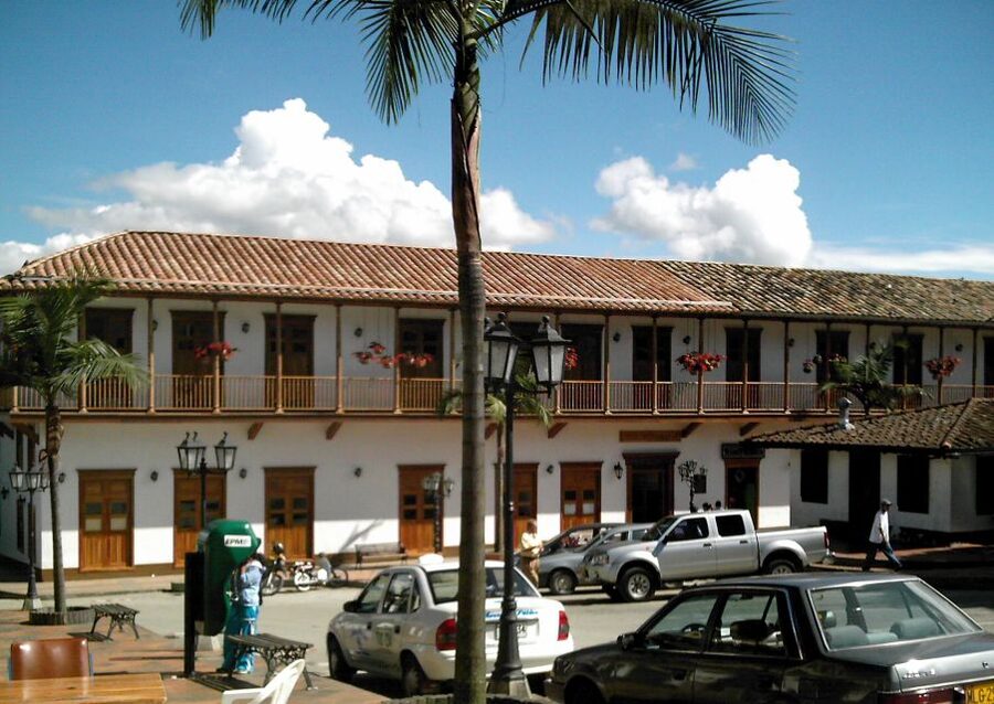 From Medellín: El Retiro Private Tour with Food Tastings - Guides and the little touches that make the day feel right
