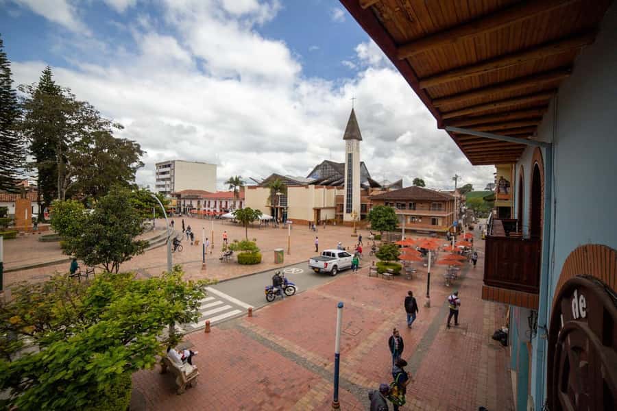 From Medellín: Full-Day Colonial Towns of Antioquia - Carmen de Viboral: ceramics that you can actually see being made