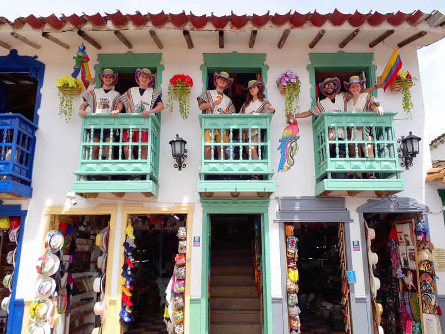 From Medellin: Guatapé Day Trip with El Peñol Rock and Lunch - El Peñol Rock: The 700 Steps View Test