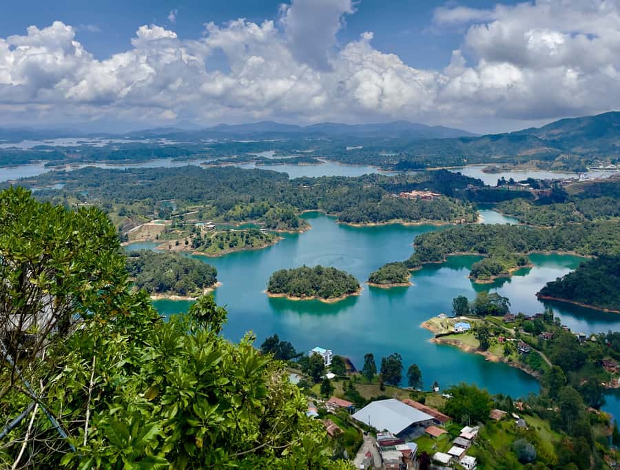 From Medellin: Guatapé Day Trip with El Peñol Rock and Lunch - Morning Pickup in Medellín: Breakfast and a Smooth Start