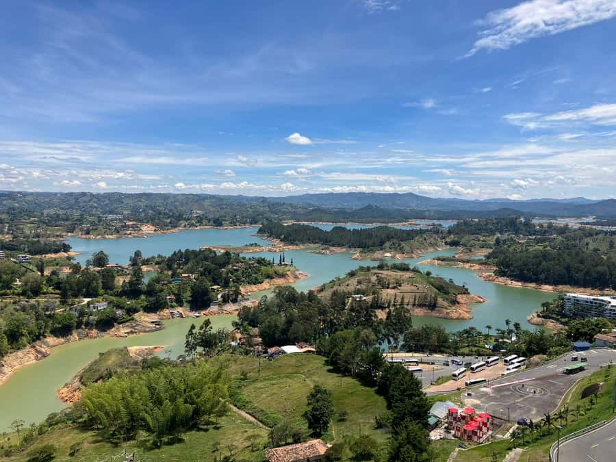 From Medellín: Guatape Private Tour, El Peñol, Boat Ride - Colorful Guatapé town time, lunch, and a guided stroll