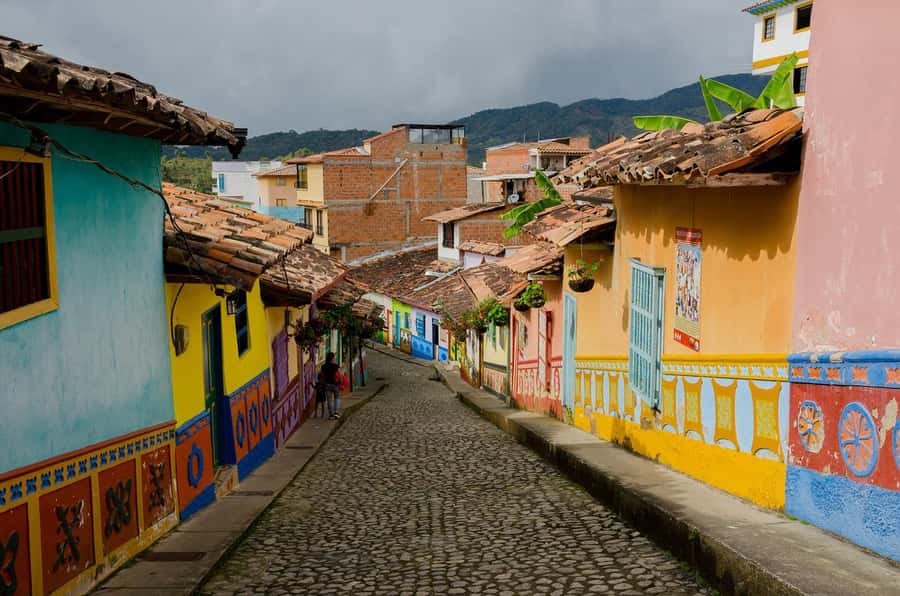From Medellín: Guatape Private Tour, El Peñol, Boat Ride - Price and value: what $107 covers on an 8-hour private day
