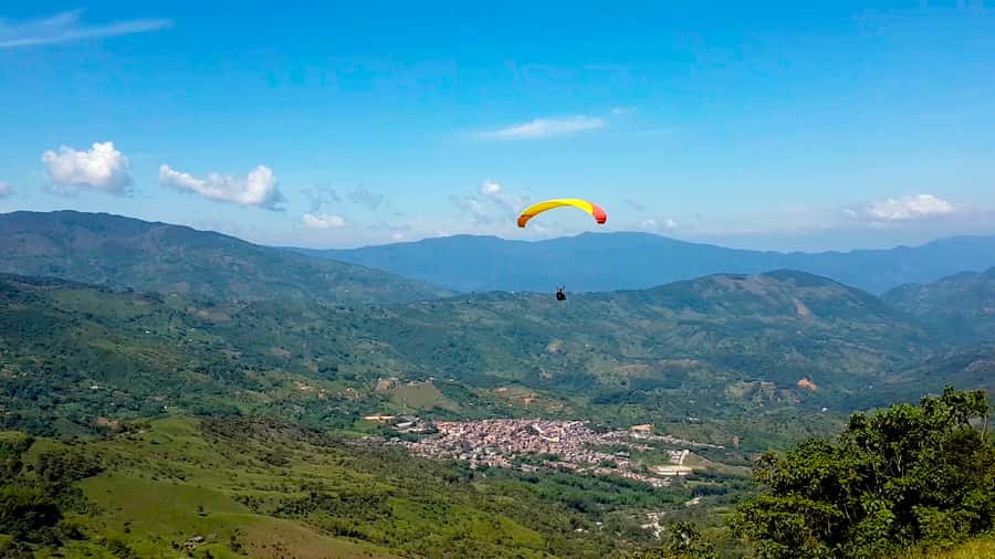From Medellin: Private Paragliding Tour Over Waterfalls - The 5-hour game plan, from hotel pickup to mountain lunch