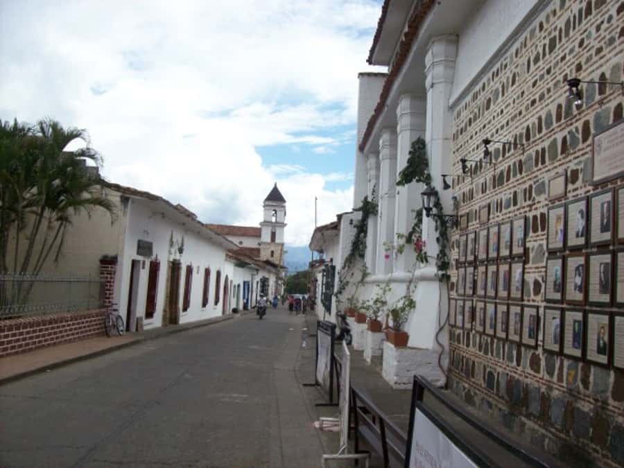 From Medellín: Private Santa Fe de Antioquia Tour - Why Santa Fe de Antioquia and the Occidente Bridge work so well