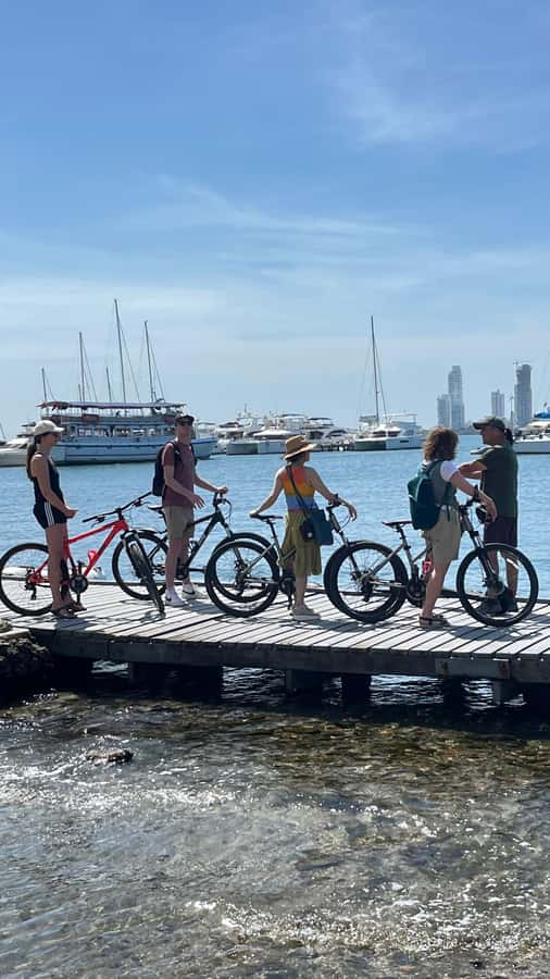 FUN BIKE RIDE WITH LUNCH AT ANTHONY BOURDAIN FAVORITE SPOT - Starting at Cra 20 #24-156, then riding into Cartagena’s everyday rhythm