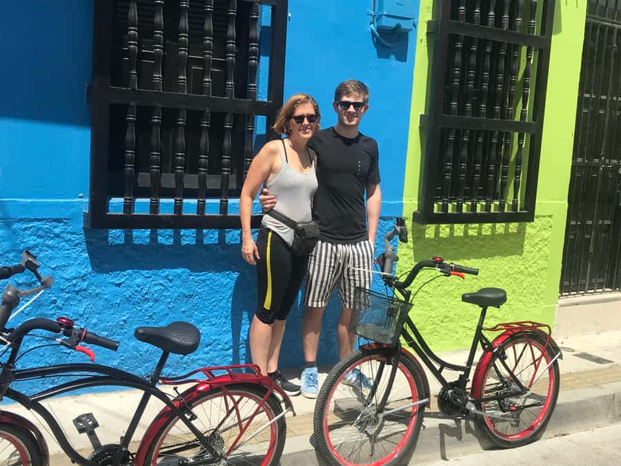FUN BIKE RIDE WITH LUNCH AT ANTHONY BOURDAIN FAVORITE SPOT - Manga stop: photo moment, quick views, and early bites