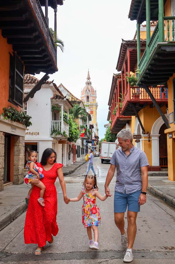 Gastronomic tour and professional photos in the old city - Snack Tastings That Taste Like the City, Not Like a Shopping List