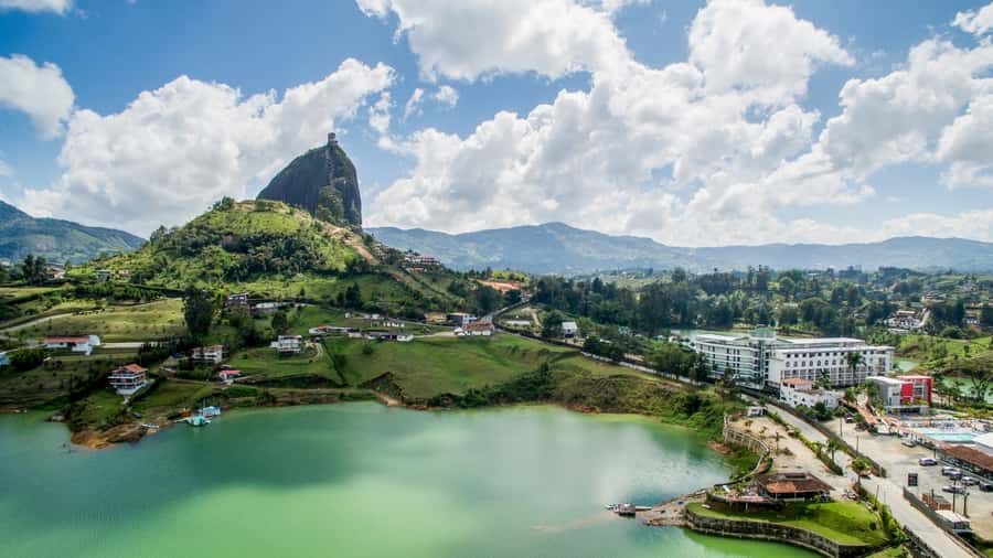 Guatape and El Peñol Rock Tour: Private or Shared - Price and value: what $95 per person includes, and where extras show up