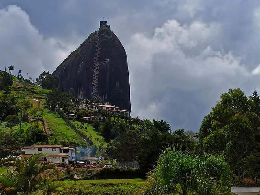 Guatapé & Coffee Farm, all in one day - Piedra del Peñol Climb: Over 700 Steps for the Big View