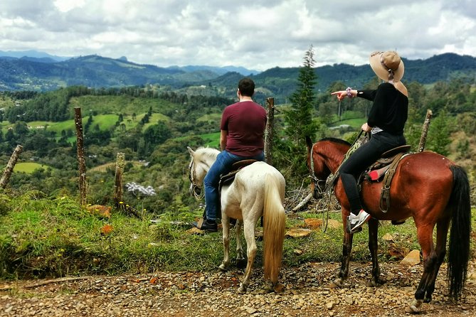 Guatape & Horse Ride & El Peñol Rock & Quaint Town From Medellin - Private horseback riding to Guatapé: why this route works