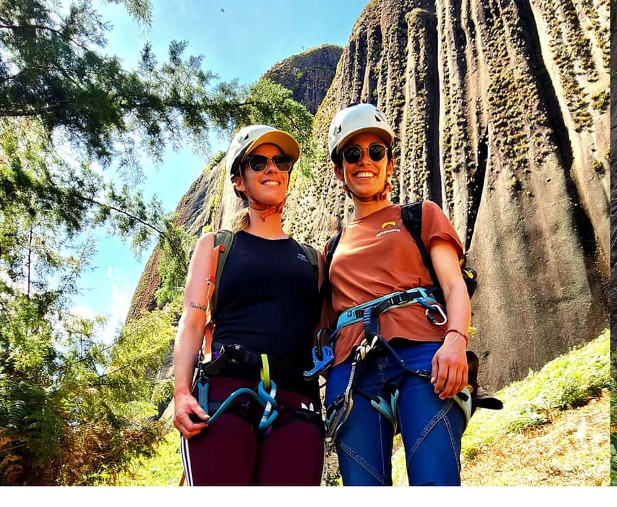 Guatapé: Iconic rock climbing for beginners and experts. - Guides, gear, and safety: what you should look for on a climb like this