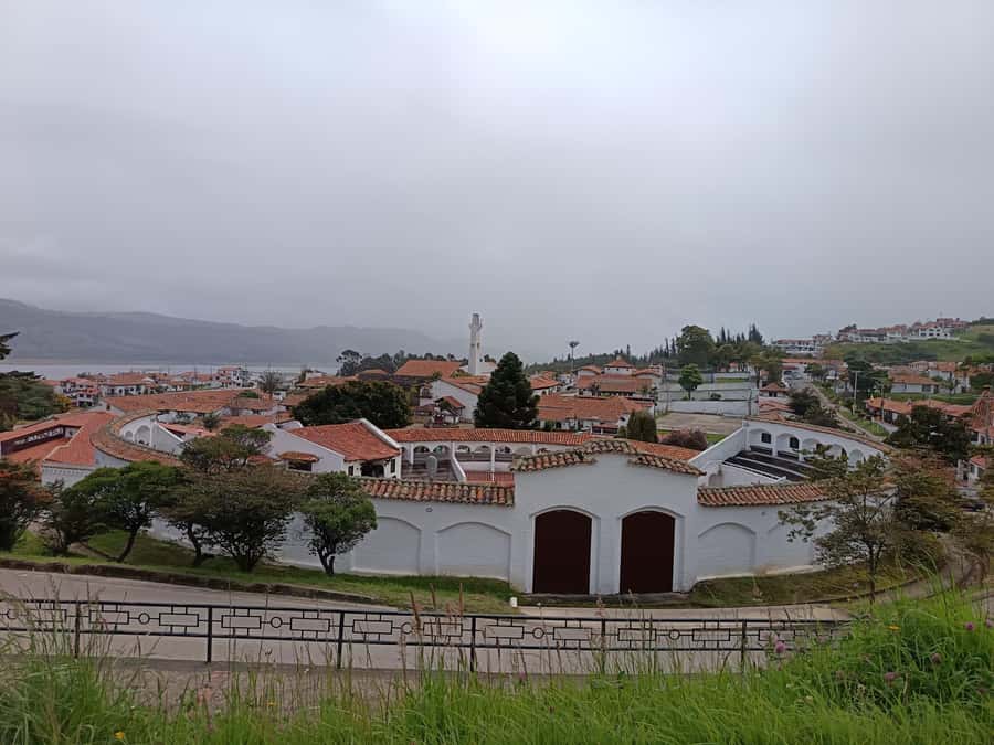 Guatavita Lagoon + Casa loca + Pueblo+ Salt Cathedral - Guide experience matters: why Gabriel’s name keeps showing up