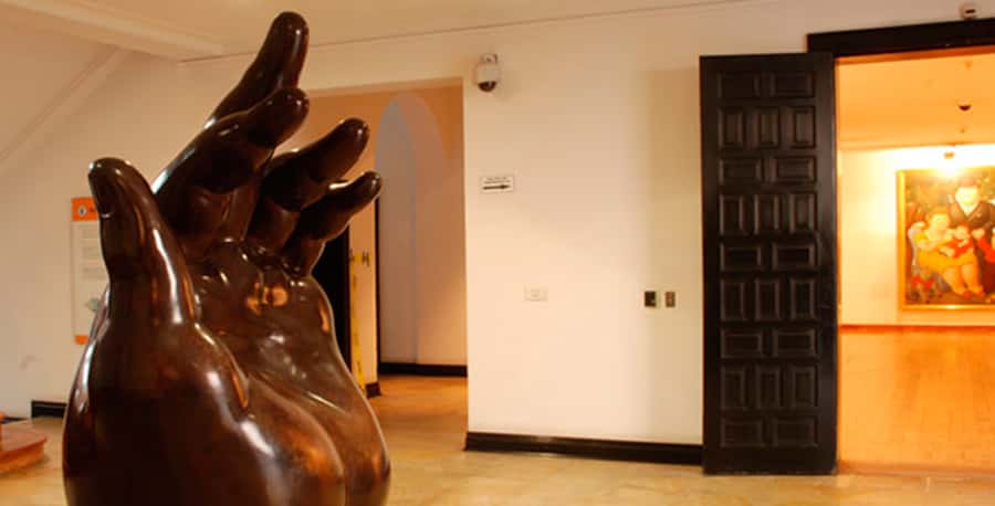 Guided Visit to Botero Museum in Bogota - The 10:00 hotel pickup, and why it helps in Bogotá
