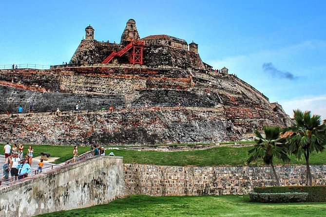 Half-Day Tour of Cartagena by Air-Conditioned Vehicles - Bocagrande and Las Bovedas: shopping time with a change of scenery