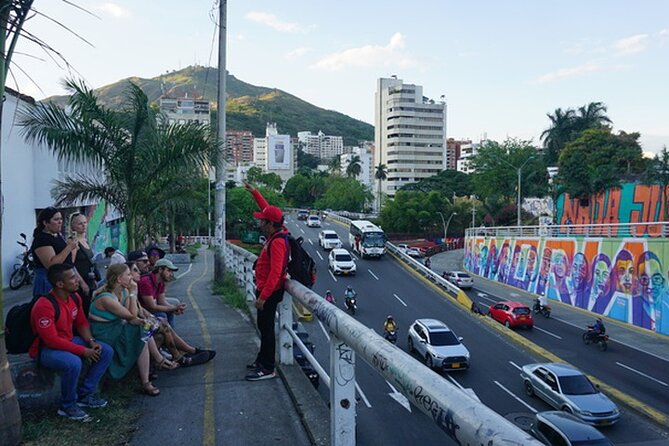 Historical Shared Tour Salsa, Graffiti & Resistance in Cali - Stop 1: Plazoleta Jairo Varela, salsa on the wall