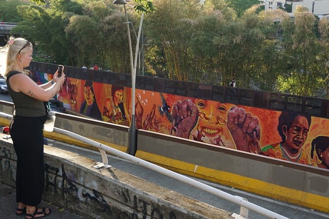 Historical Shared Tour Salsa, Graffiti & Resistance in Cali - Stop 4: La Curva del Boulevard, murals plus typical eats