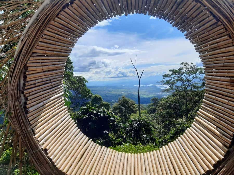 HUILA VIEWPOINTS MANO DEL GIGANTE - Entering the Mano del Gigante photo route in Gigante