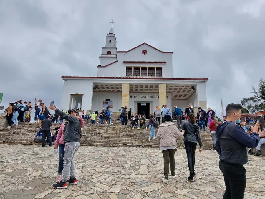 Layover City Tour or Conexion in Bogota - Emeralds in the city center: a focal stop for souvenirs