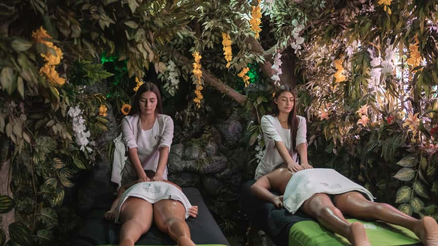 MedelIín: Full Body Massage and Water Therapy Experience - Service timing and the one practical move that helps