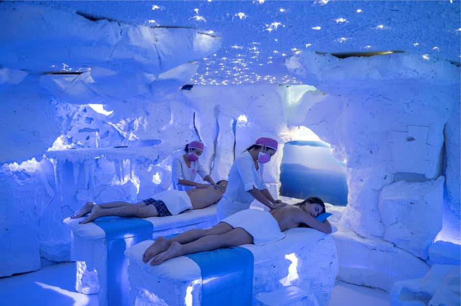 MedelIín: Full Body Massage and Water Therapy Experience - What to bring so you don’t lose time (or comfort)