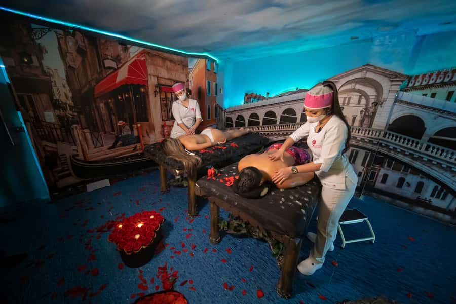 MedelIín: Full Body Massage and Water Therapy Experience - Location reality: Medellín, Antioquia, and the clinic-spa setup
