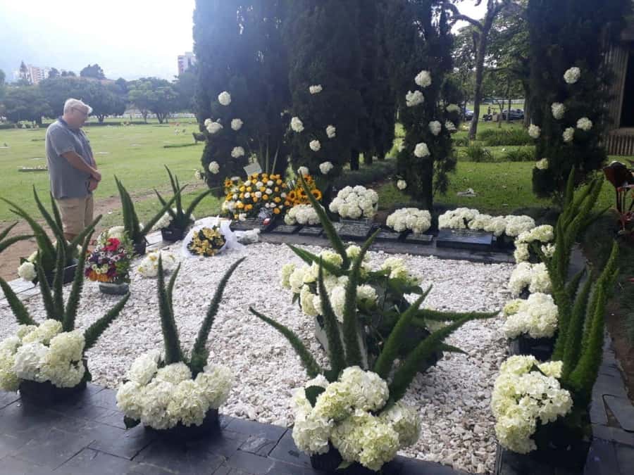 Medellín: 5.5-Hour Guided Private City Tour - Monaco Memorial Park: standing where Escobar’s residence once was
