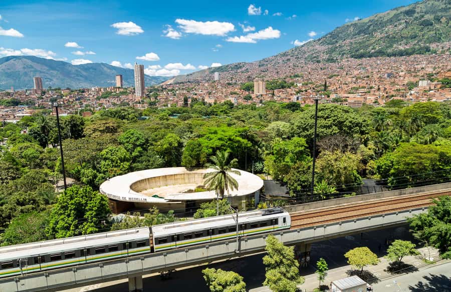 Medellín: Botanical Garden and Arvi Park City Tour - Key points at a glance
