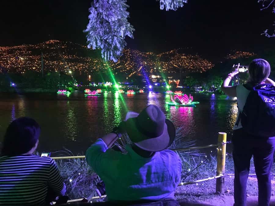 Medellin Christmas Lights Tour - The 4-hour flow: how the evening stays comfortable and not chaotic