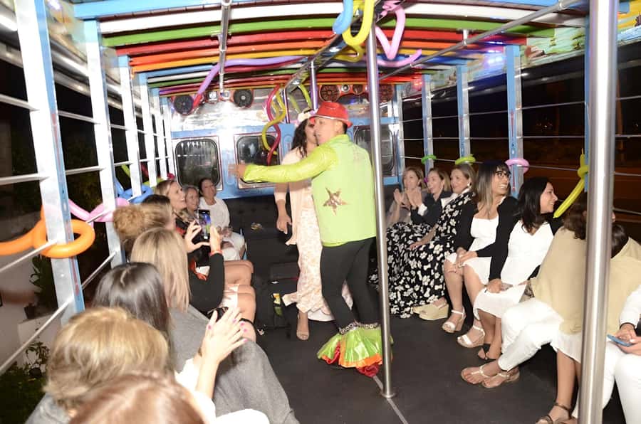 MEDELLIN: CITY TOUR CITY NIGHT TOUR + OPEN BAR - Golden Mile (Milla de Oro) to Provenza: Style, Then Street-Level Fun