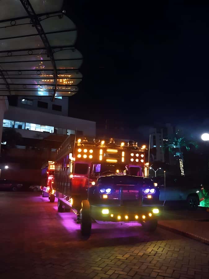 MEDELLIN: CITY TOUR CITY NIGHT TOUR + OPEN BAR - Drinks on Board and the Open Bar Promise: What to Confirm Before You Trust It