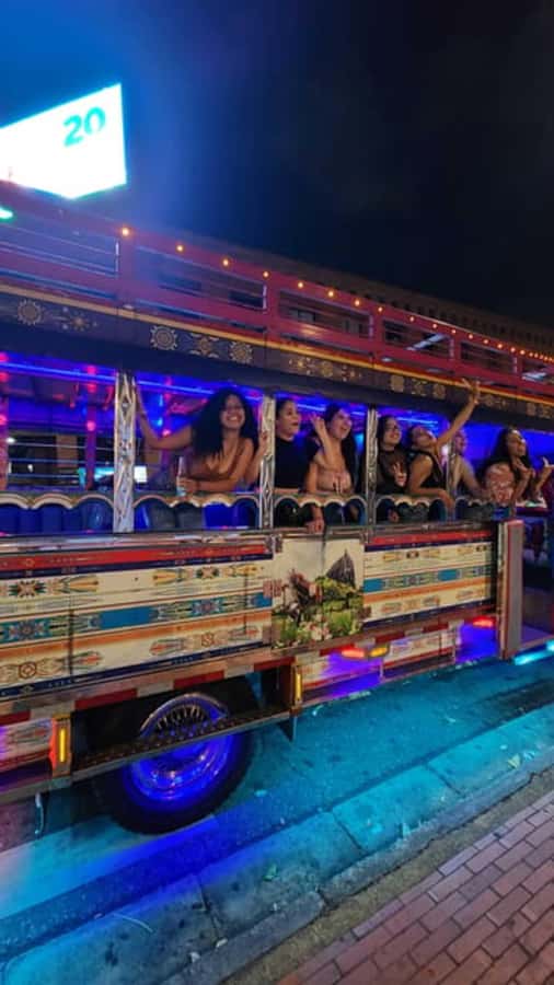 MEDELLIN: CITY TOUR CITY NIGHT TOUR + OPEN BAR - Price and Value: Is $38 Worth It for This Night Route?