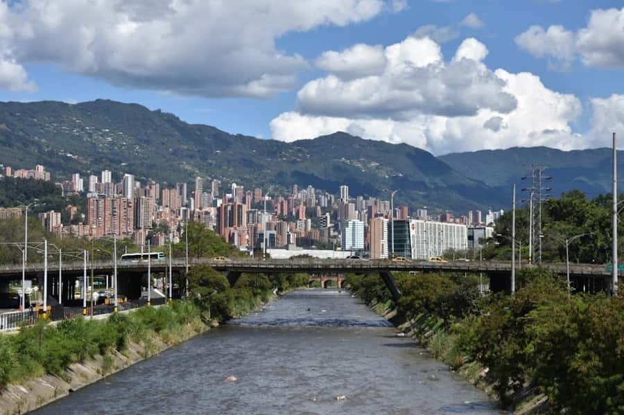 MEDELLIN: CITY TOUR MEDELLIN + GRAFFITOUR COMUNA 13 - Pueblito Paisa: your first real look at Medellín