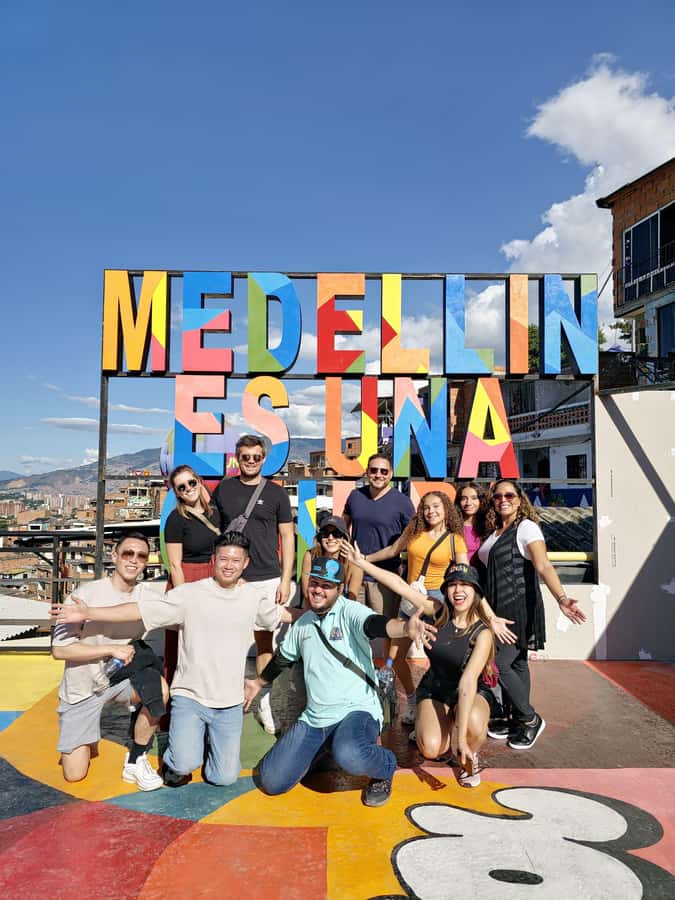 Medellín: Comuna 13 and Graffiti Guided Tour with a Local - The 15-minute ride, then your first photo stops in Comuna 13
