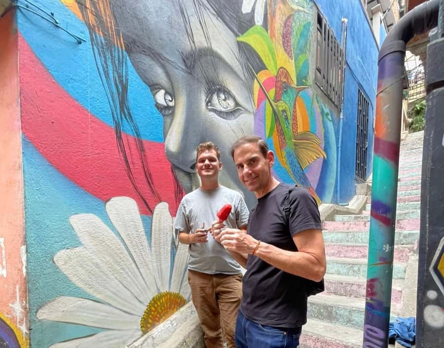 Medellín: Comuna 13 District Tour with Cable Car Ride - Why Comuna 13 feels different from a typical sightseeing day